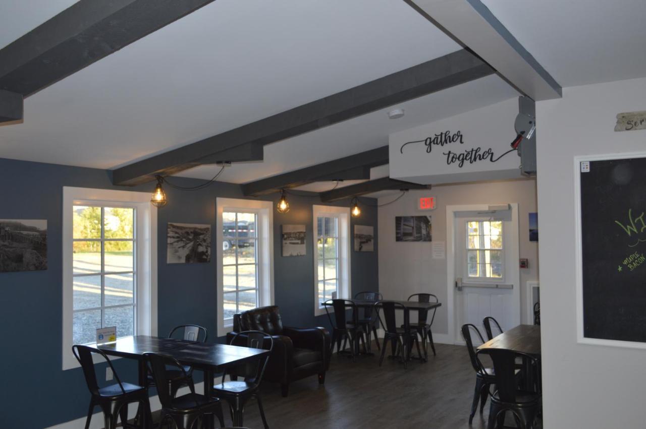 Bumblebee Bight Inn Pilley's Island Exterior photo